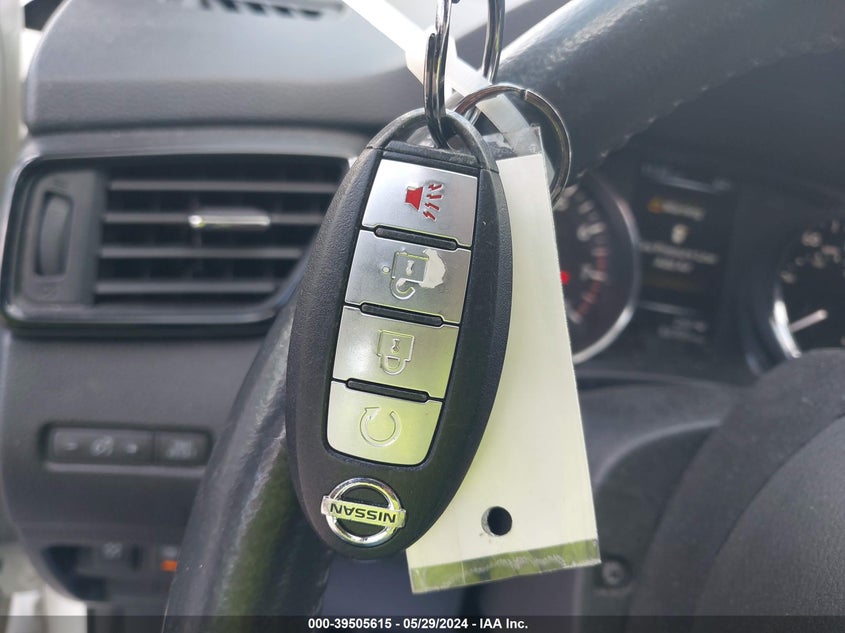 2017 Nissan Rogue Sv VIN: KNMAT2MV2HP615603 Lot: 39505615