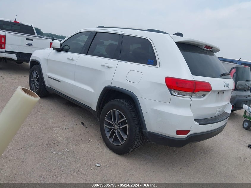 VIN 1C4RJEAG4JC368632 2018 JEEP GRAND CHEROKEE LAREDO E 4X2