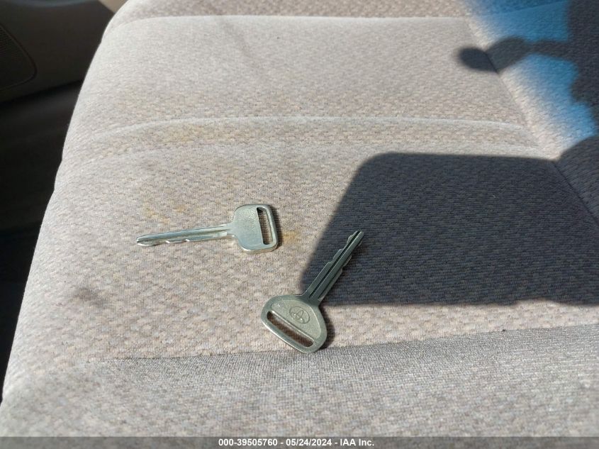 2000 Toyota Camry Le VIN: 4T1BG22K6YU715847 Lot: 39505760