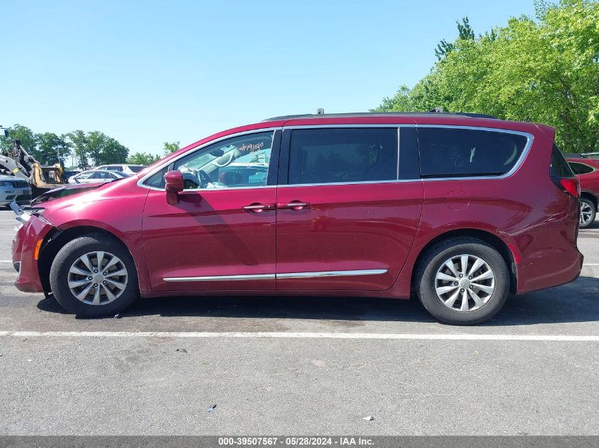 2017 Chrysler Pacifica Touring-L VIN: 2C4RC1BG3HR709182 Lot: 39507567