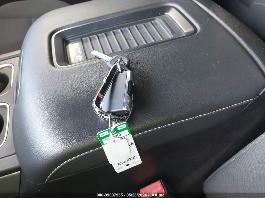 2017 Chevrolet Silverado 1500 2Lt VIN: 3GCUKREC8HG233859 Lot: 39507955