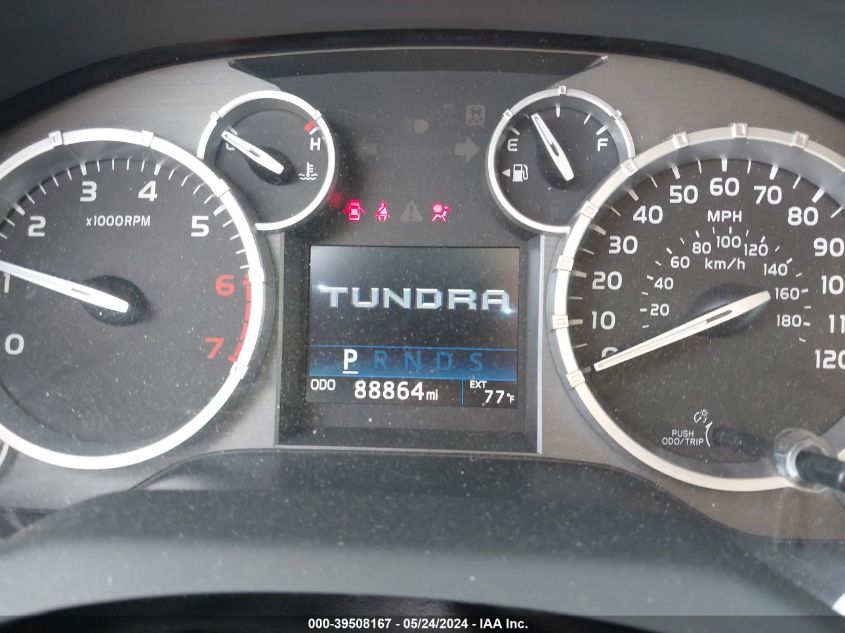 2017 Toyota Tundra Platinum 5.7L V8 VIN: 5TFAW5F1XHX637576 Lot: 39508167