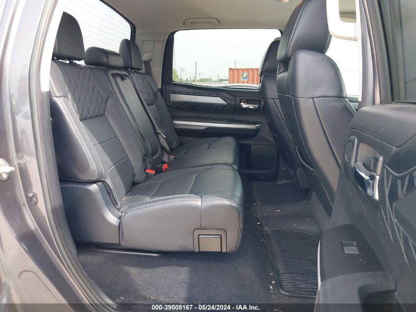 2017 Toyota Tundra Platinum 5.7L V8 VIN: 5TFAW5F1XHX637576 Lot: 39508167