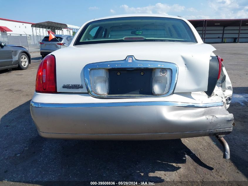 1999 Lincoln Town Car Signature VIN: 1LNHM82WXXY695036 Lot: 39508836