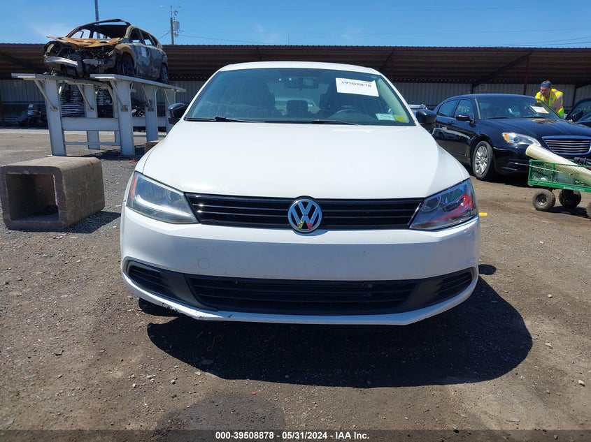 2012 Volkswagen Jetta 2.0L S VIN: 3VW1K7AJ1CM381967 Lot: 39508878