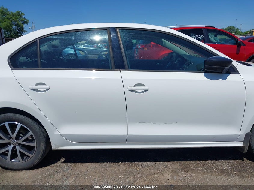 2012 Volkswagen Jetta 2.0L S VIN: 3VW1K7AJ1CM381967 Lot: 39508878