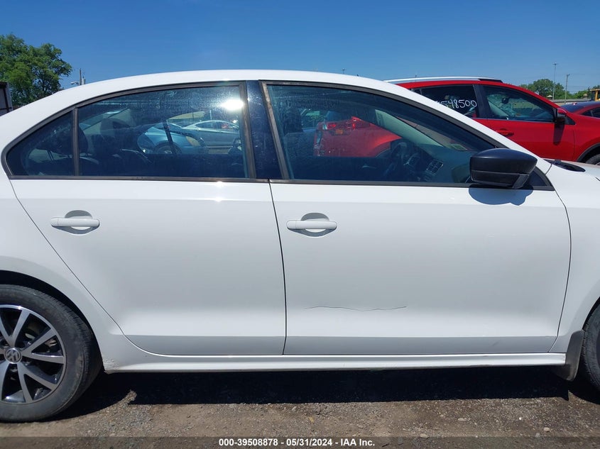 2012 Volkswagen Jetta 2.0L S VIN: 3VW1K7AJ1CM381967 Lot: 39508878