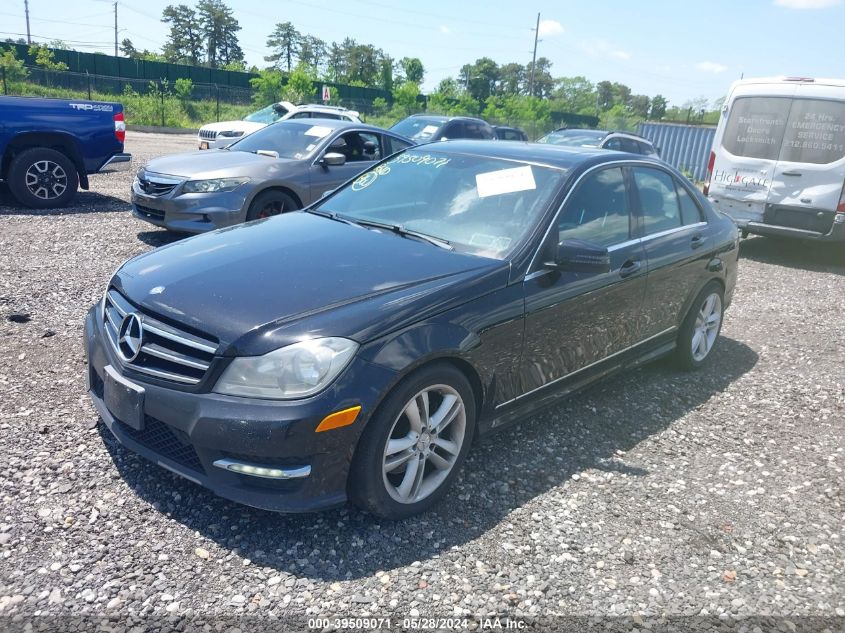 2014 Mercedes-Benz C 300 Luxury 4Matic/Sport 4Matic VIN: WDDGF8AB9ER310927 Lot: 39509071