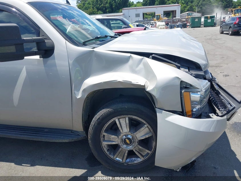 2007 Chevrolet Tahoe Lt VIN: 1GNFC13J67J378332 Lot: 39509079