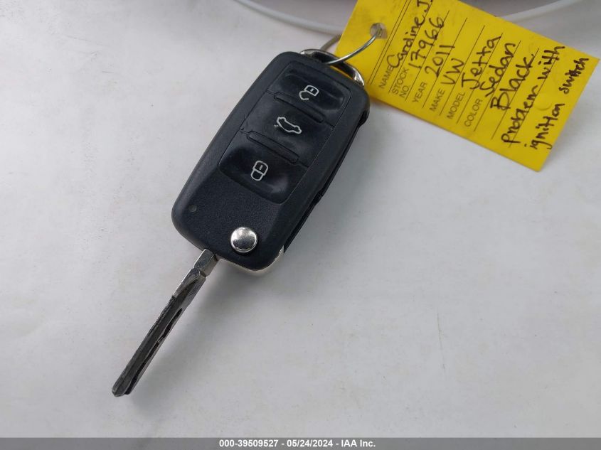 2011 Volkswagen Jetta 2.0L S VIN: 3VW2K7AJ7BM365954 Lot: 39509527