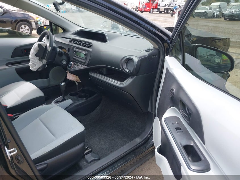 2013 Toyota Prius C One VIN: JTDKDTB35D1557377 Lot: 39509926