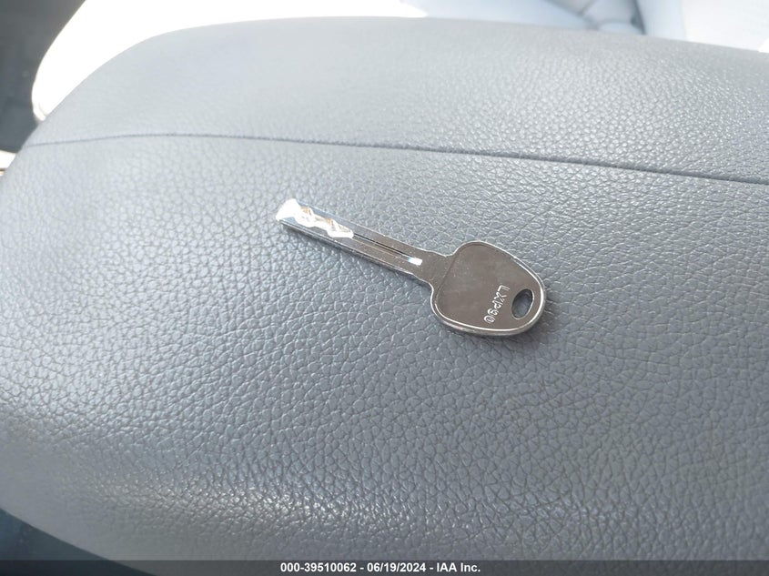 2011 Kia Sorento Lx VIN: 5XYKT4A13BG096153 Lot: 39510062