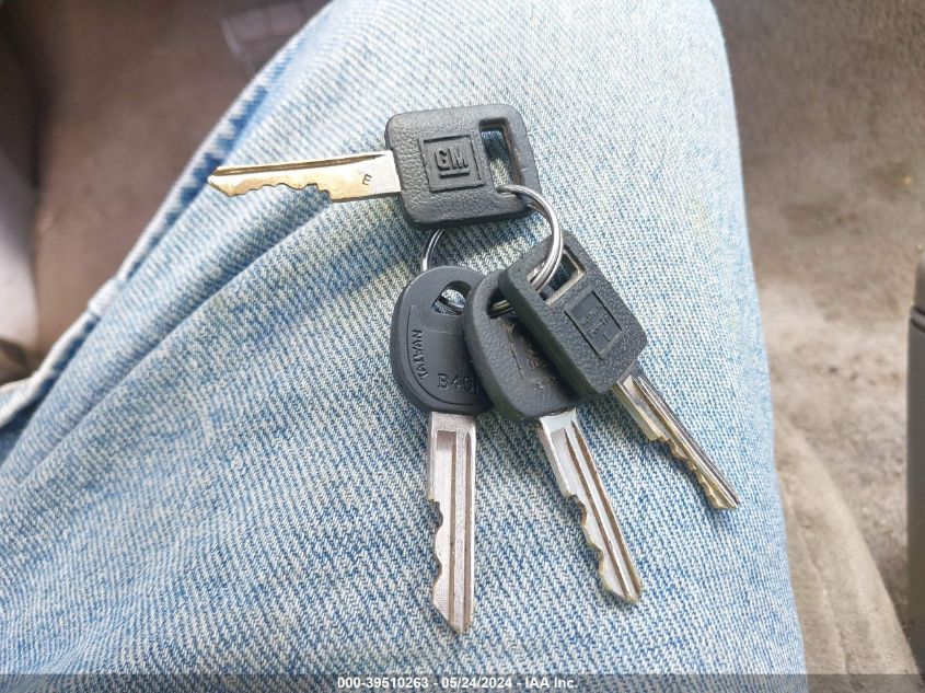 1992 Chevrolet Gmt-400 C1500 VIN: 2GCEC19K3N1216847 Lot: 39510263