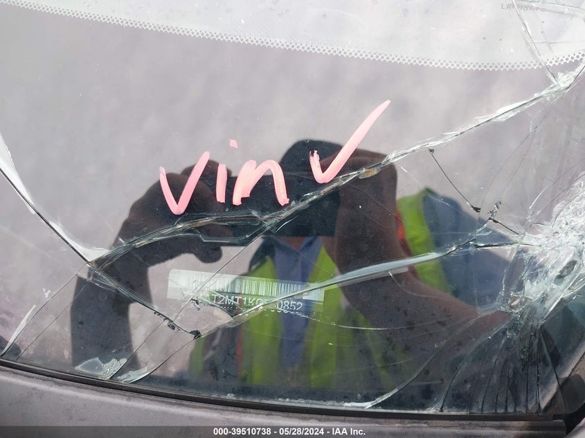 2019 Nissan Rogue S VIN: 5N1AT2MT1KC760852 Lot: 39510738