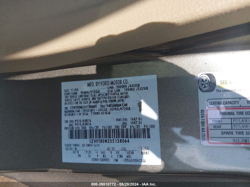 2005 Ford Mustang V6 Deluxe/V6 Premium VIN: 1ZVFT80N255128064 Lot: 39510772