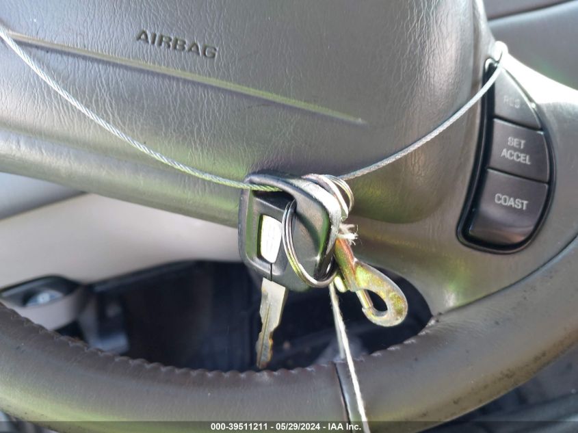 2002 Lincoln Town Car Executive VIN: 1LNHM81W42Y614283 Lot: 39511211