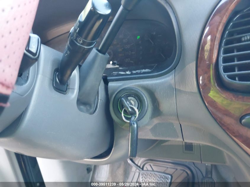 2005 Toyota Sequoia Limited V8 VIN: 5TDBT48A95S245288 Lot: 39511239