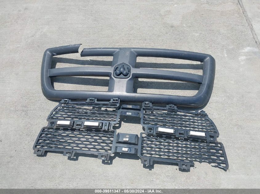 2017 Ram 2500 Laramie Mega Cab 4X4 6'4 Box VIN: 3C6UR5NL5HG591190 Lot: 39511347