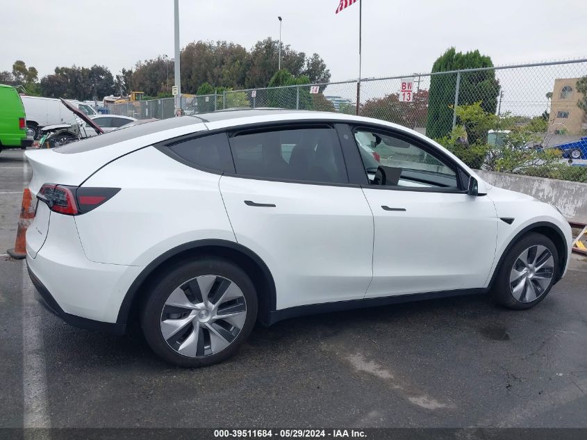 2022 Tesla Model Y Long Range Dual Motor All-Wheel Drive VIN: 7SAYGDEE4NF513712 Lot: 39511684