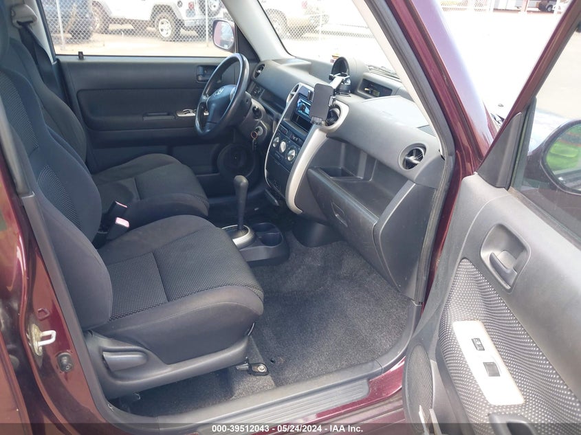 2005 Scion Xb VIN: JTLKT324050189388 Lot: 39512043