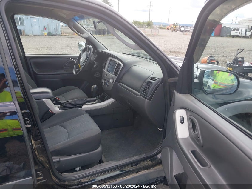 2006 Mazda Tribute I VIN: 4F2YZ02Z36KM38853 Lot: 39512153