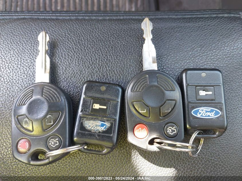 2011 Ford Expedition El Xlt VIN: 1FMJK1J57BEF15870 Lot: 39512823