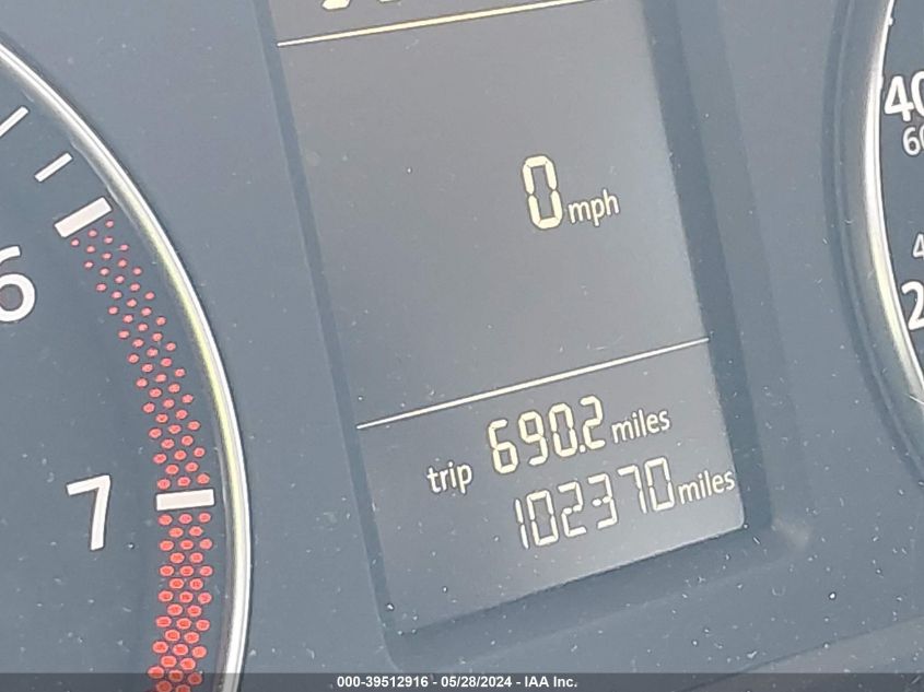 2015 Volkswagen Passat 1.8T Limited Edition VIN: 1VWAT7A39FC071635 Lot: 39512916