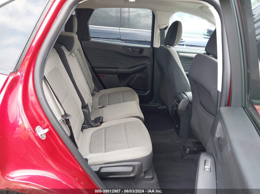 VIN 1FMCU0G67NUB83601 2022 FORD ESCAPE SE