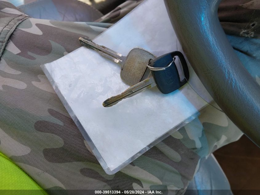 2004 Toyota Camry Le VIN: 4T1BE32K24U289113 Lot: 39513394