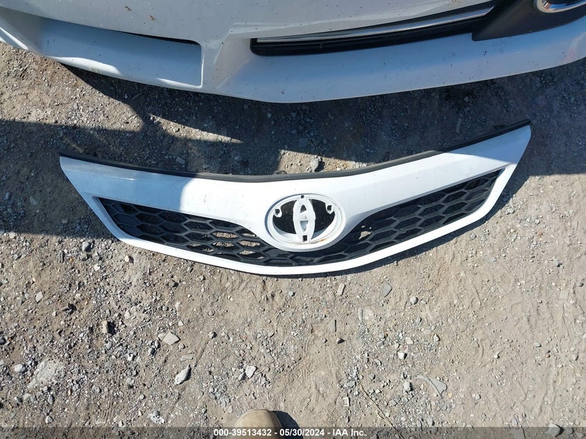 2014 Toyota Camry Se VIN: 4T1BF1FK2EU737511 Lot: 39513432