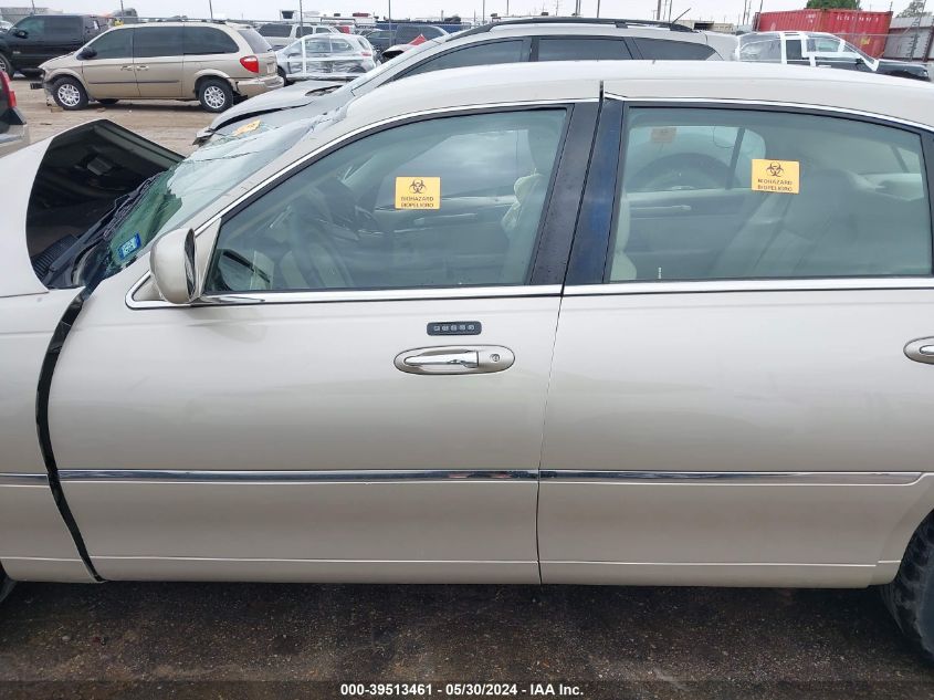 2008 Lincoln Town Car Signature Limited VIN: 2LNHM82V08X643231 Lot: 39513461