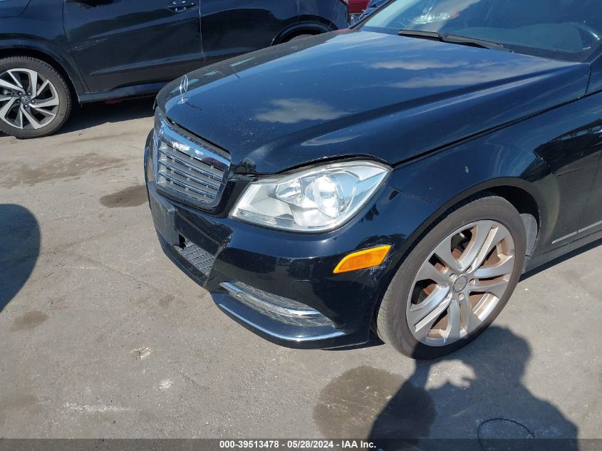 2012 Mercedes-Benz C 300 Luxury 4Matic/Sport 4Matic VIN: WDDGF8BBXCR237739 Lot: 39513478