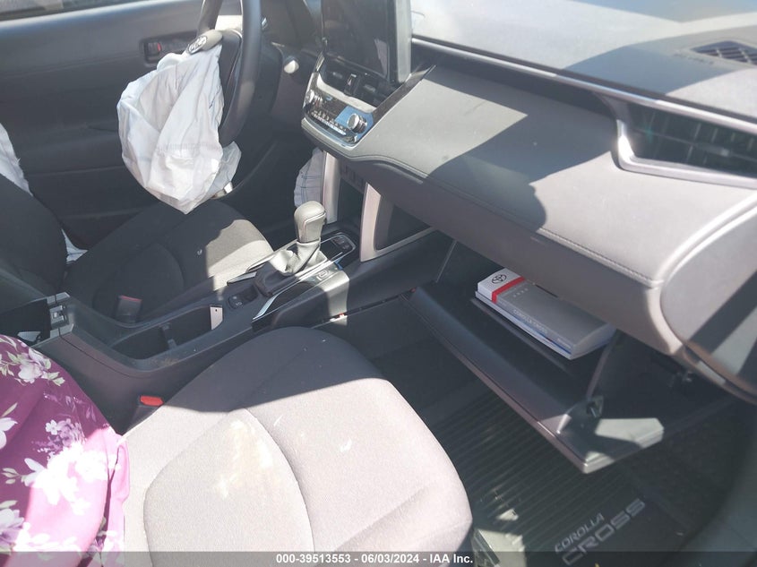 2024 Toyota Corolla Cross Le VIN: 7MUBAABG5RV081468 Lot: 39513553