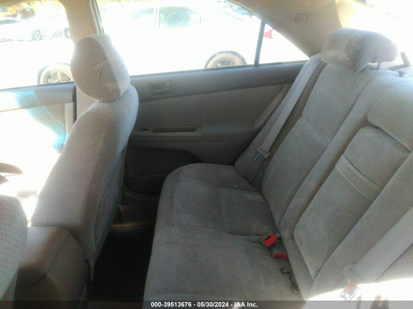 2004 Toyota Camry Le VIN: 4T1BE30K04U284592 Lot: 39513676