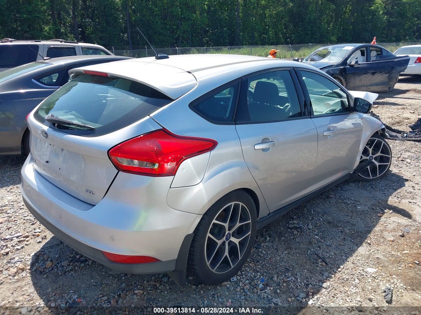 VIN 1FADP3M2XJL208645 2018 FORD FOCUS SEL