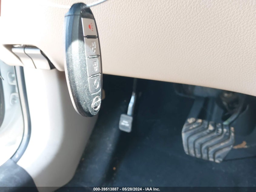 2017 Nissan Rogue Sv VIN: KNMAT2MT0HP593289 Lot: 39513887