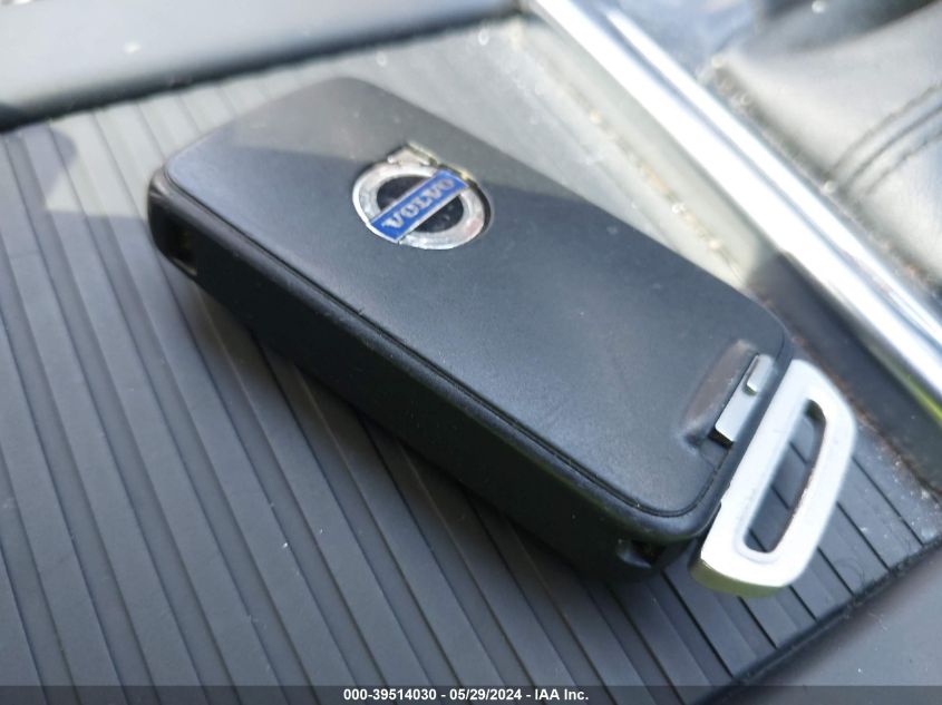 2016 Volvo Xc60 T5 Drive-E Premier VIN: YV440MDK9G2849897 Lot: 39514030