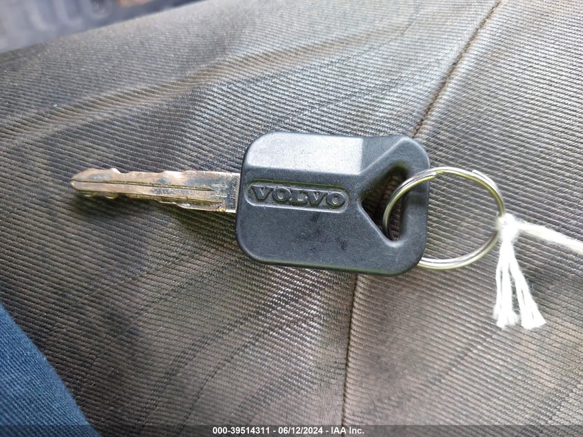 2016 Volvo Vn Vnl VIN: 4V4NC9EJ5GN962959 Lot: 39514311