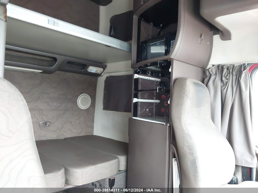 2016 Volvo Vn Vnl VIN: 4V4NC9EJ5GN962959 Lot: 39514311