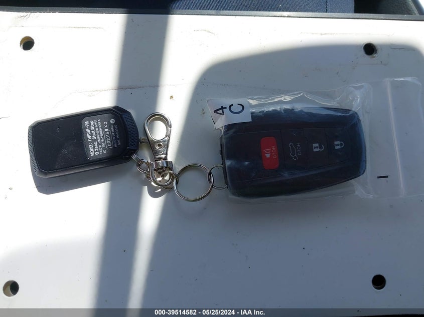 VIN JTMB6RFV3ND067027 2022 TOYOTA RAV4 XLE PREMIUM