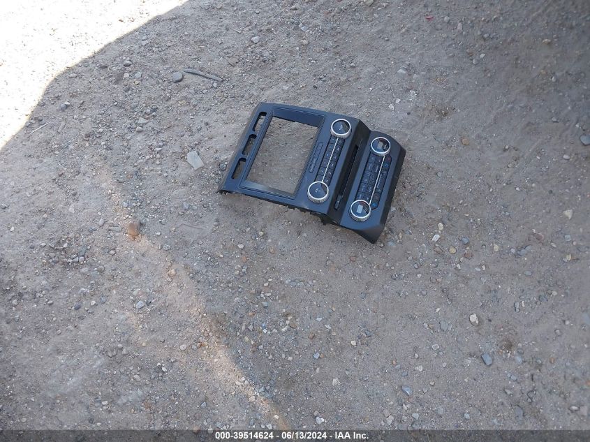 2018 Ford Expedition Max Xlt VIN: 1FMJK1HT9JEA70261 Lot: 39514624