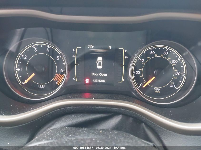 2015 Jeep Cherokee Latitude VIN: 1C4PJMCB2FW674009 Lot: 39514687