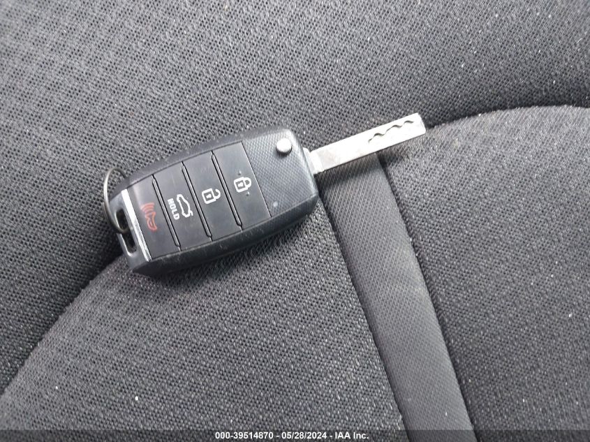 2017 Kia Optima Lx VIN: 5XXGT4L33HG140704 Lot: 39514870