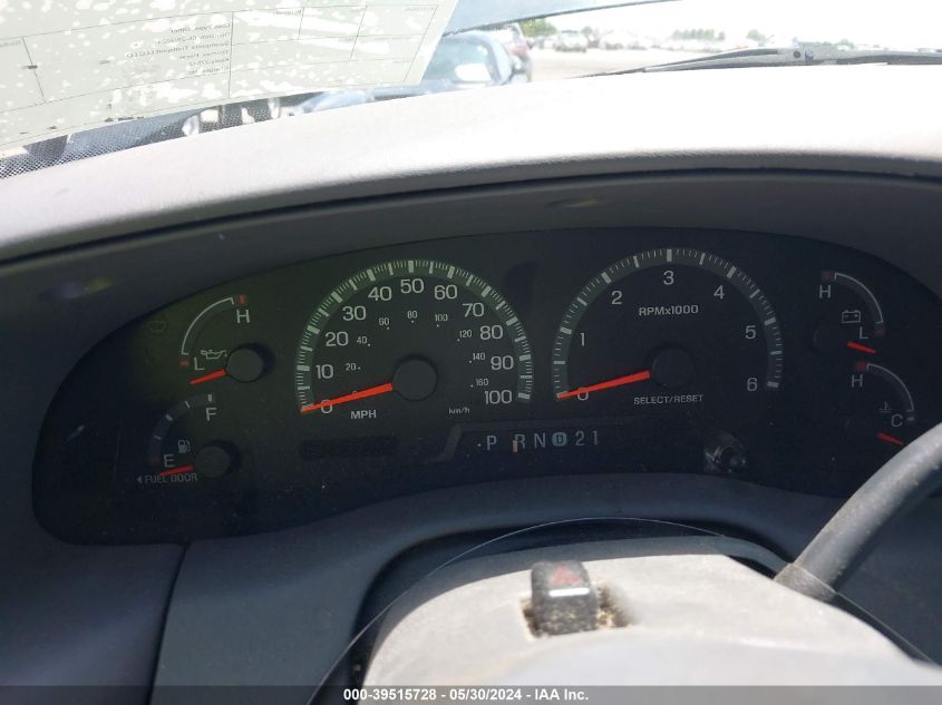 2000 Ford Expedition Xlt VIN: 1FMRU1666YLA18408 Lot: 39515728