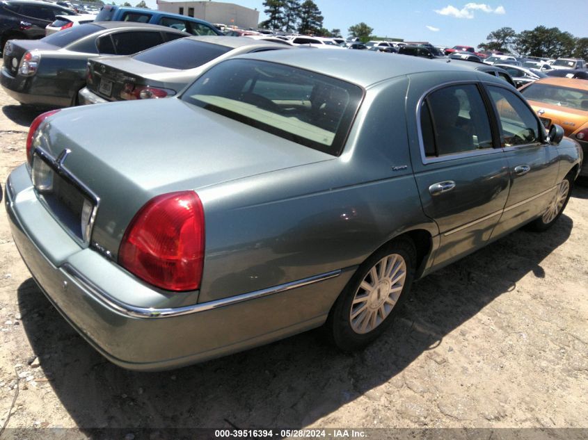 2004 Lincoln Town Car Signature VIN: 1LNHM81W54Y604025 Lot: 39516394