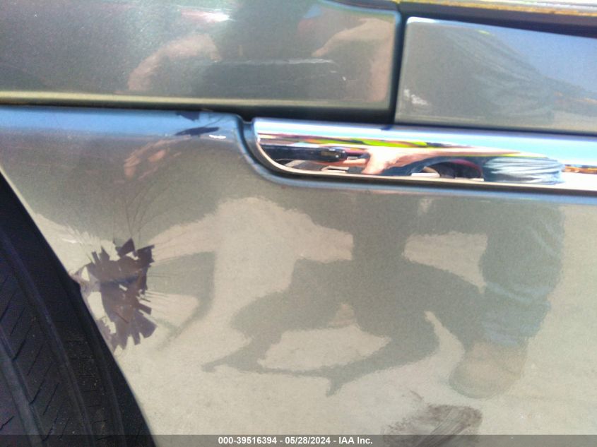 2004 Lincoln Town Car Signature VIN: 1LNHM81W54Y604025 Lot: 39516394