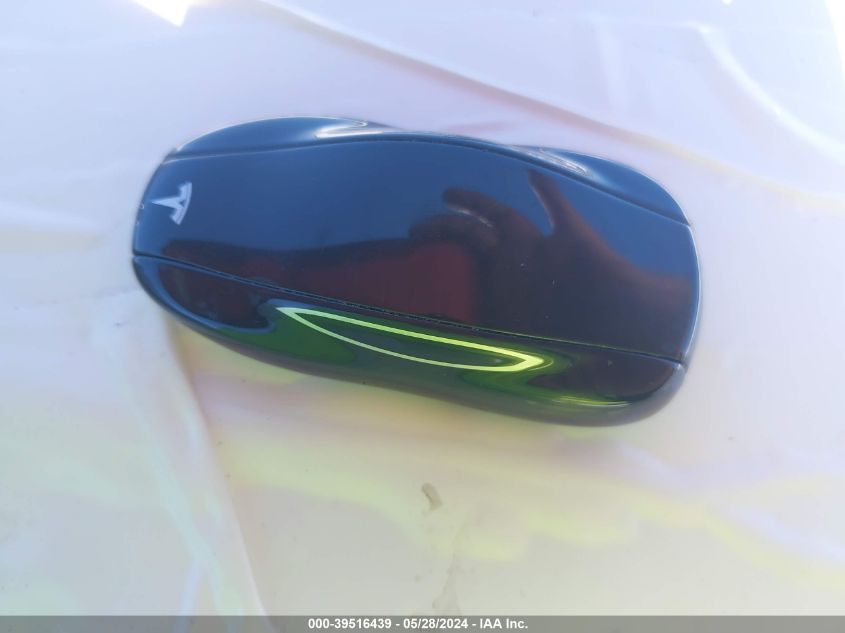 2016 Tesla Model S 60D/70D/75D/85D/90D VIN: 5YJSA1E20GF132807 Lot: 39516439