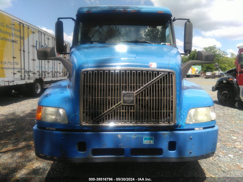 1999 Volvo Vn VIN: 4VG7DEJH1XN772452 Lot: 39516796