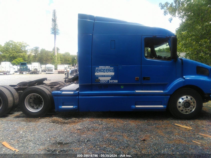 1999 Volvo Vn VIN: 4VG7DEJH1XN772452 Lot: 39516796