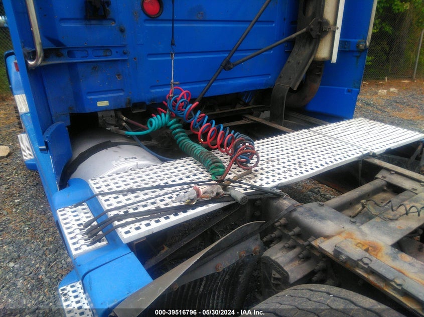 1999 Volvo Vn VIN: 4VG7DEJH1XN772452 Lot: 39516796